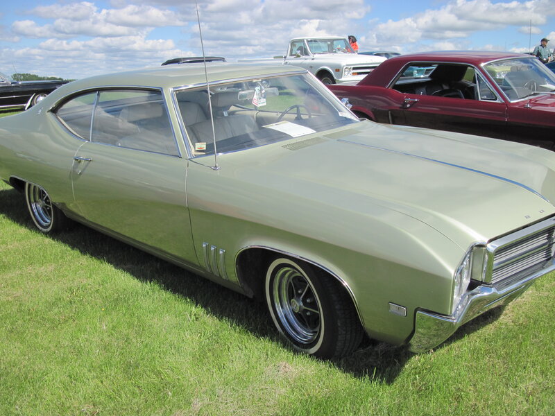 Olive Green Classic Car — Outdoor