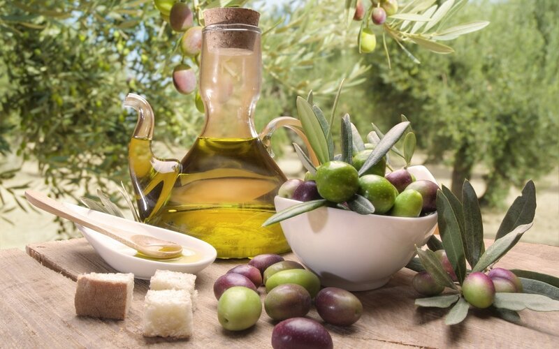 Olive Oil and Olives — Green