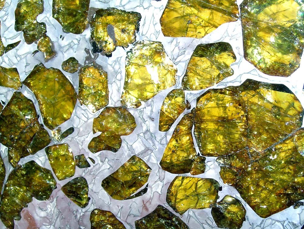 olivine in meteorite