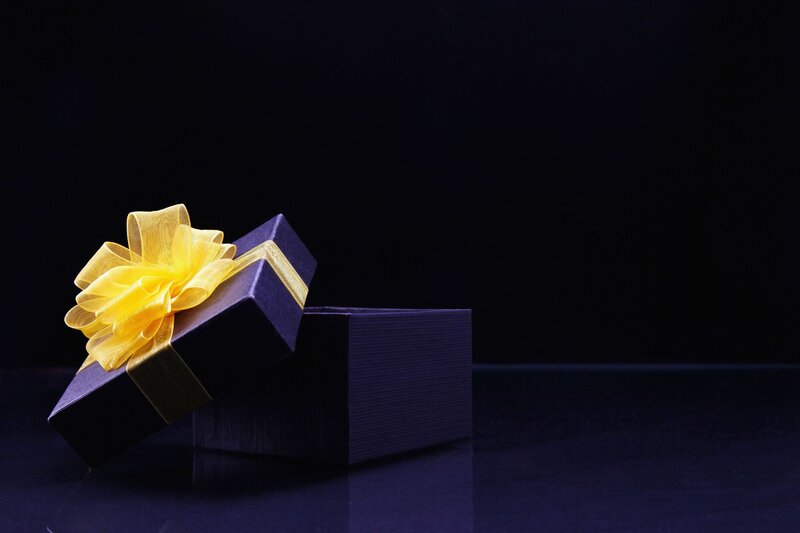 Open Gift Box — Black