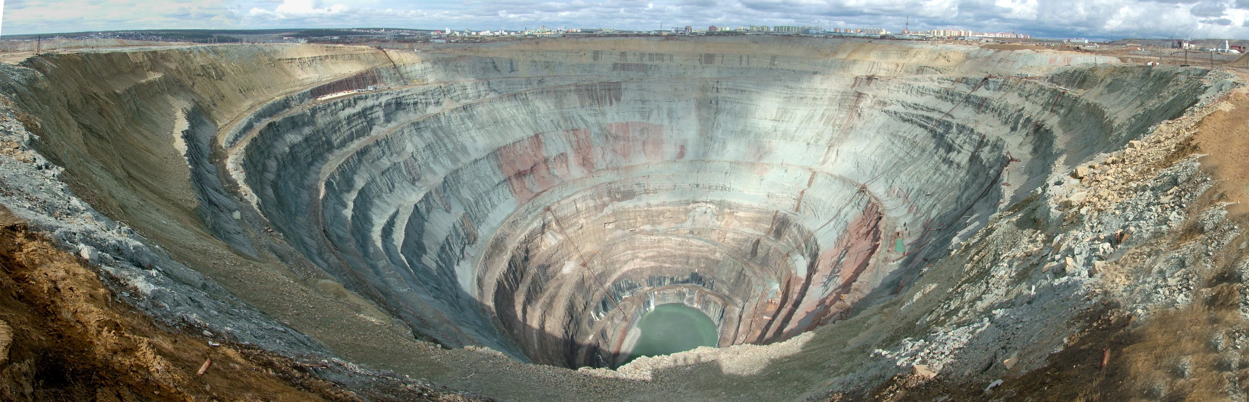 Open-pit diamond mine