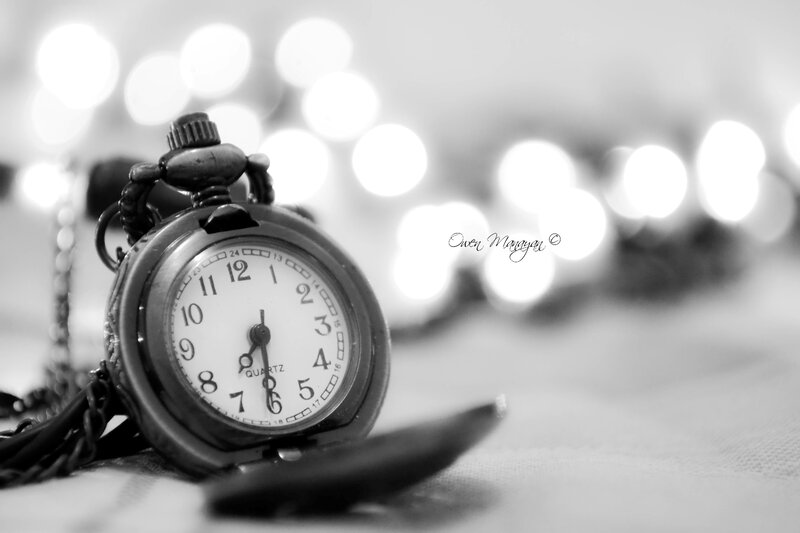 Open Pocket Watch — Black, Calm