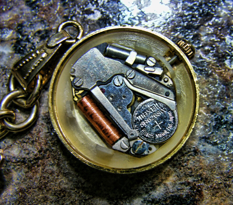 Open Pocket Watch Mechanism — Gold