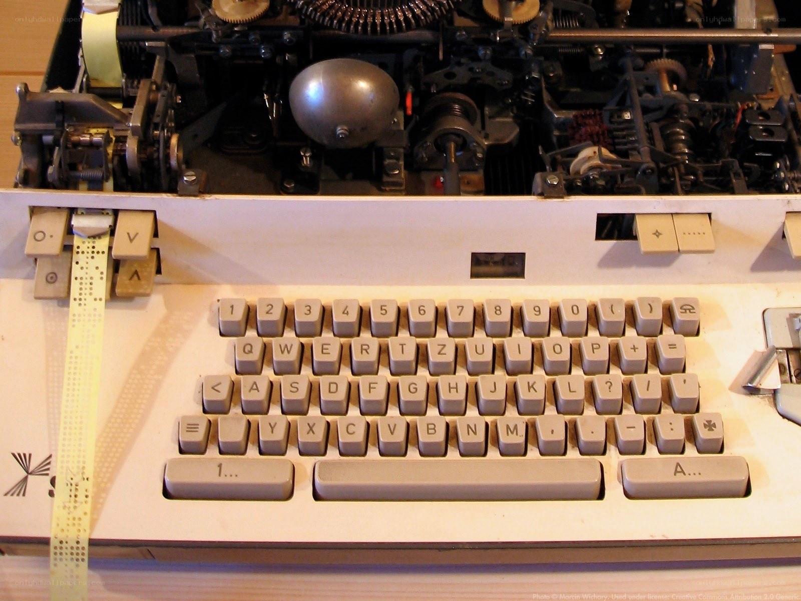 Open typewriter mechanism