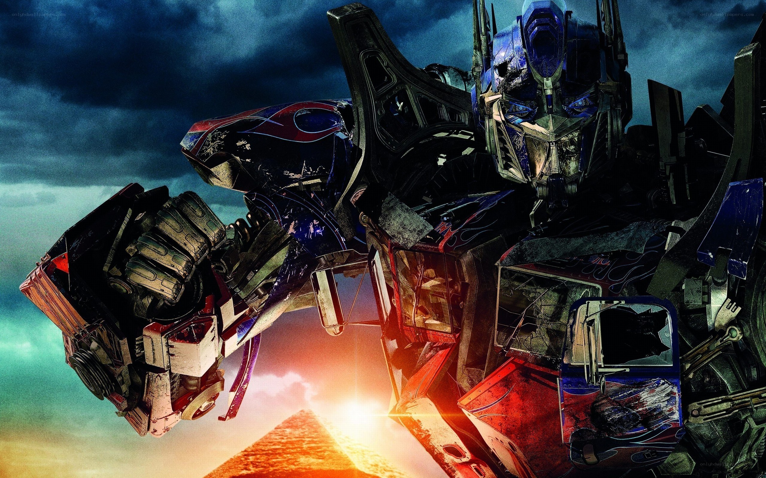 Optimus Prime in battle