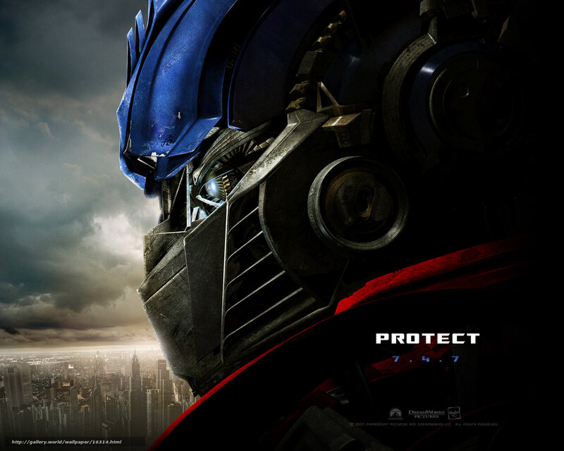 Optimus Prime protects the city