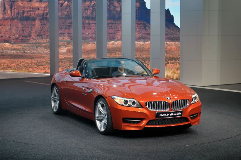 Orange BMW Z4 SDrive35is