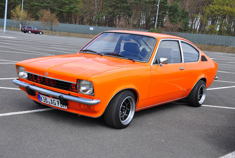Orange Classic Car — Calm, Spring