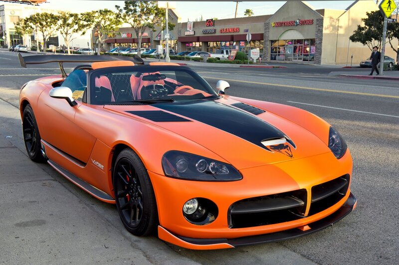 orange dodge viper sports car