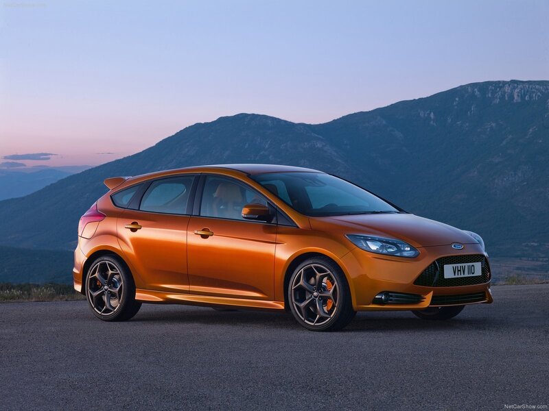 Orange Ford Focus ST
