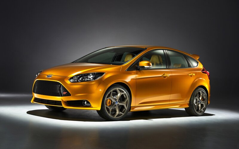 Orange Ford Focus ST — Dramatic