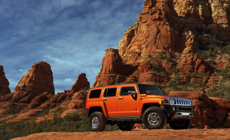 Orange Hummer H3 — Dramatic