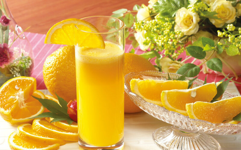 Orange Juice in Glass — Yellow, Fresh