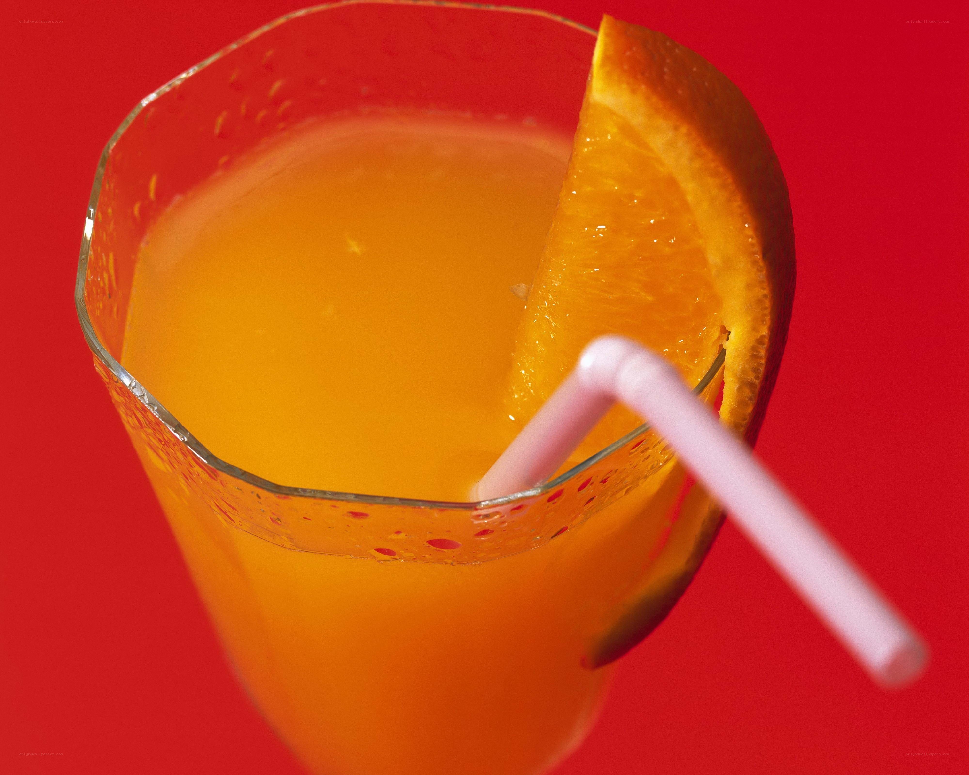orange juice with slice