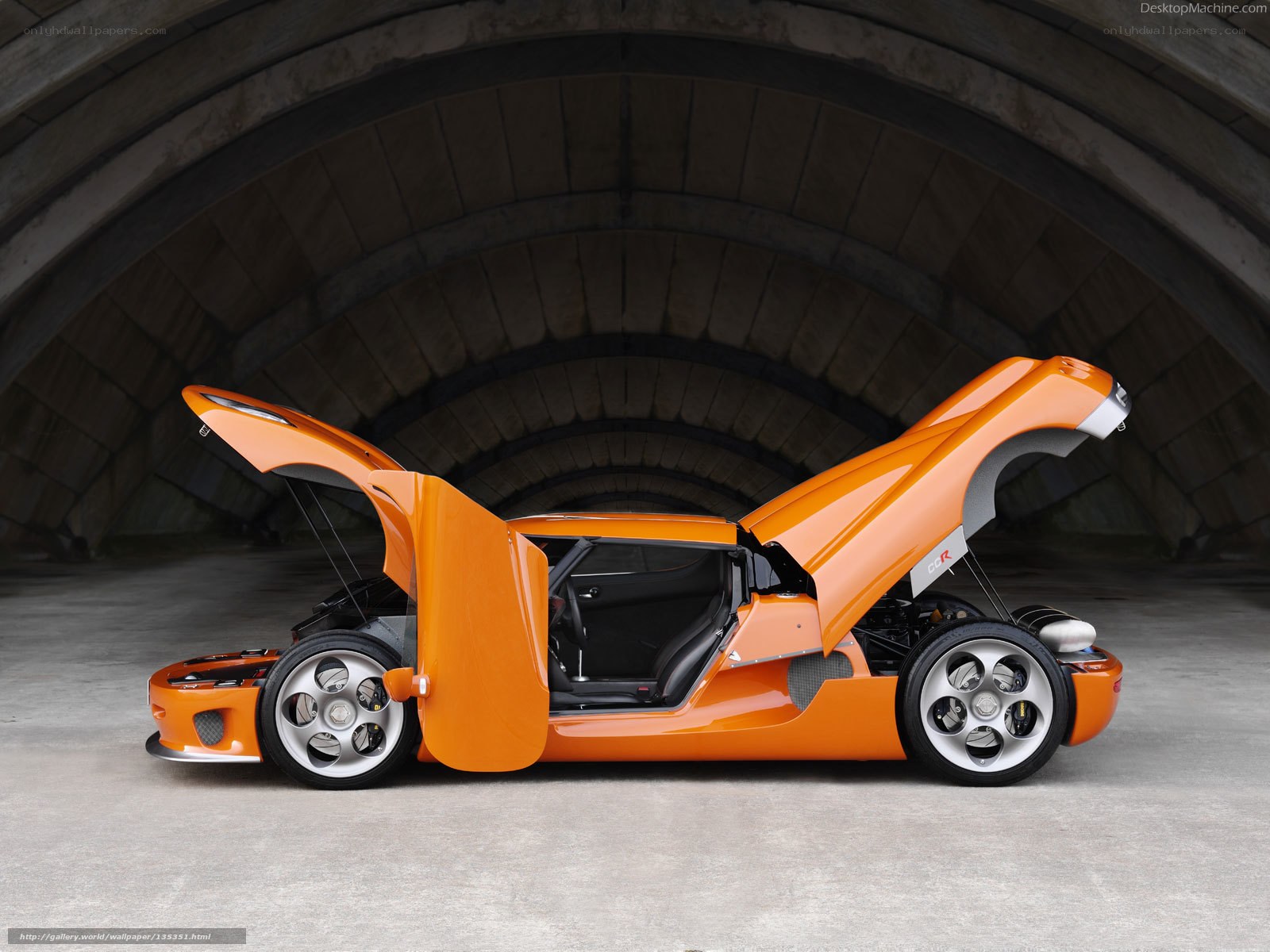 orange koenigsegg ccxr in tunnel