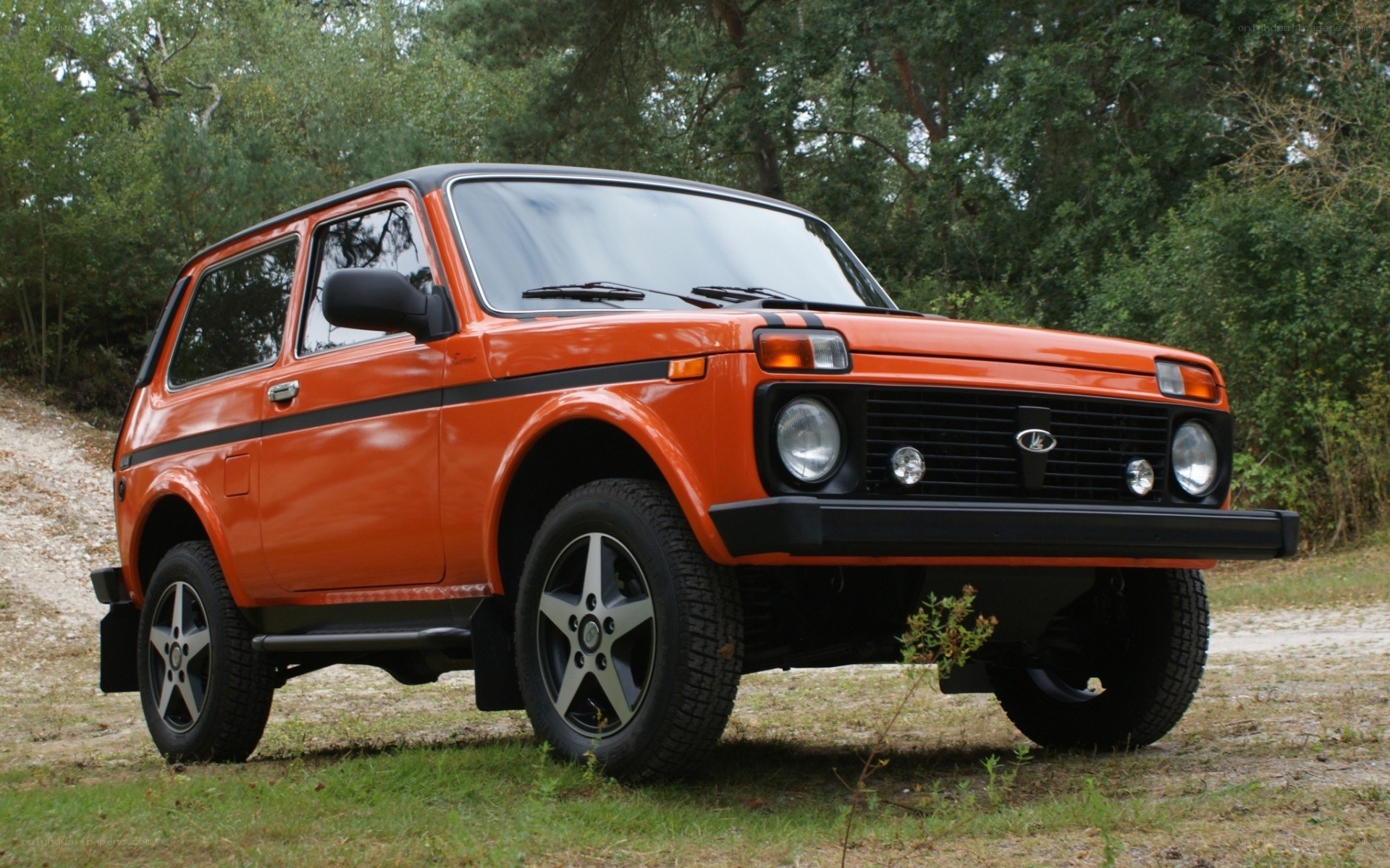 Orange Lada Niva SUV