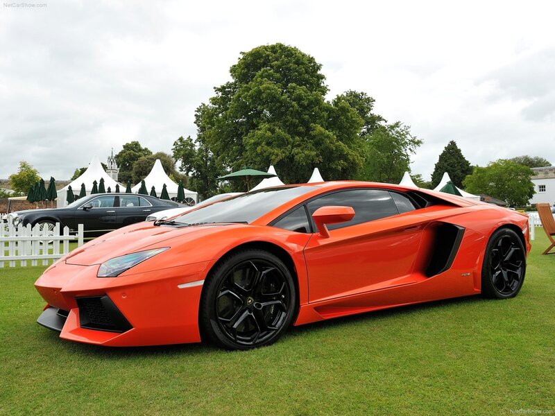 Orange Lamborghini Aventador — Calm