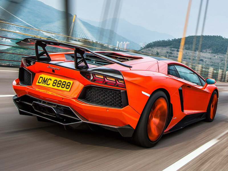 Orange Lamborghini Aventador — Dynamic