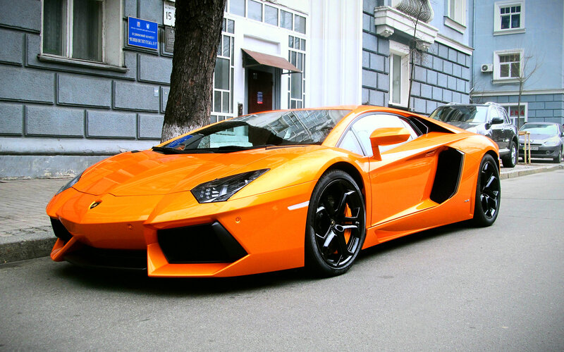 Orange Lamborghini Aventador — Urban