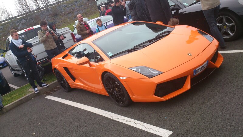 Orange Lamborghini Gallardo — Curious