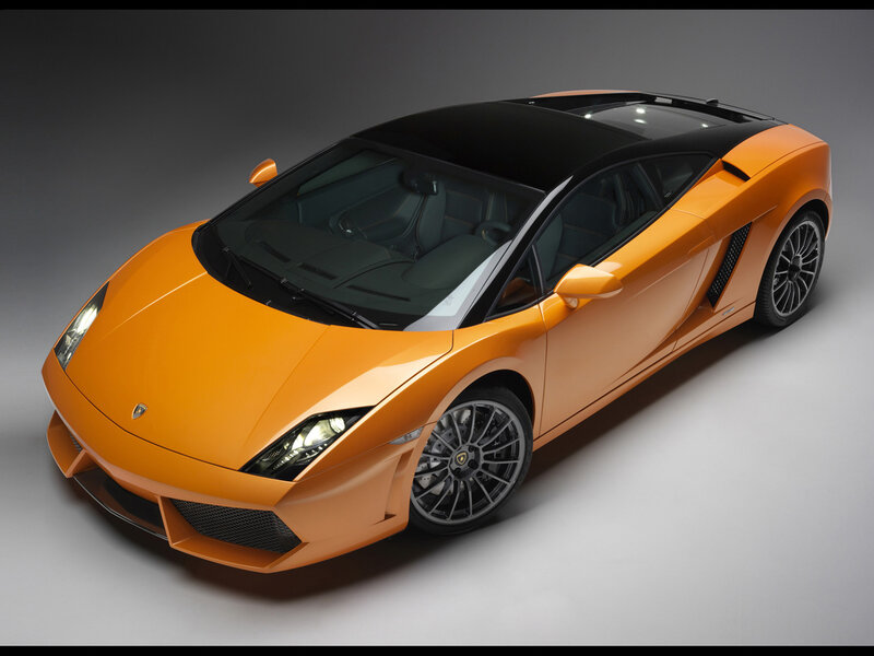Orange Lamborghini Gallardo — Dramatic