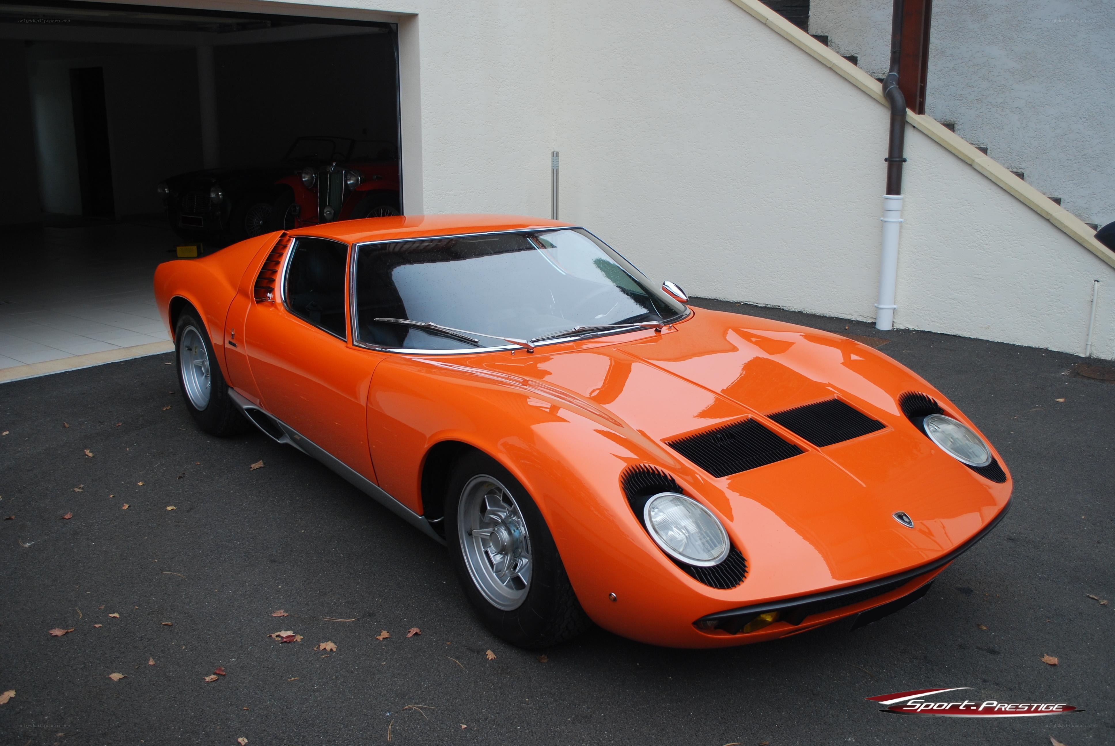 Orange Lamborghini Miura