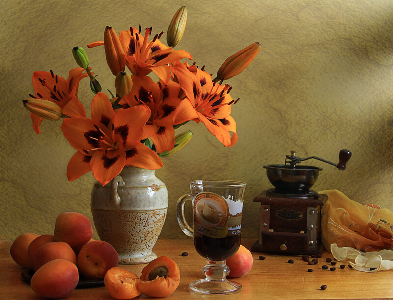 Orange Lilies in Vase — Calm, Photograph