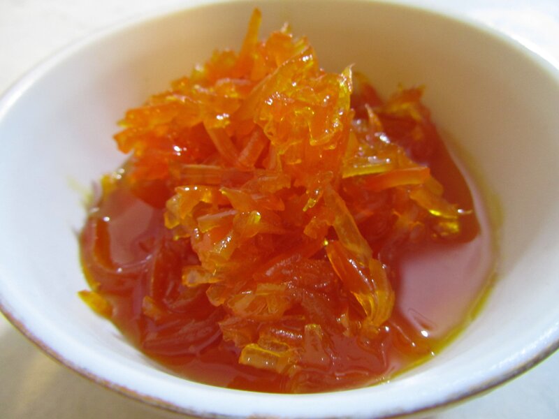 Orange marmalade in a bowl