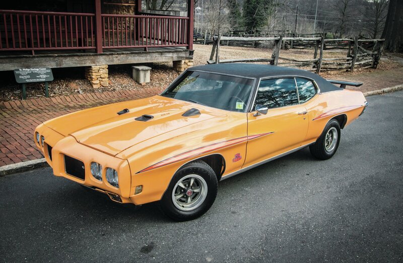 Orange Muscle Car — Calm, Autumn