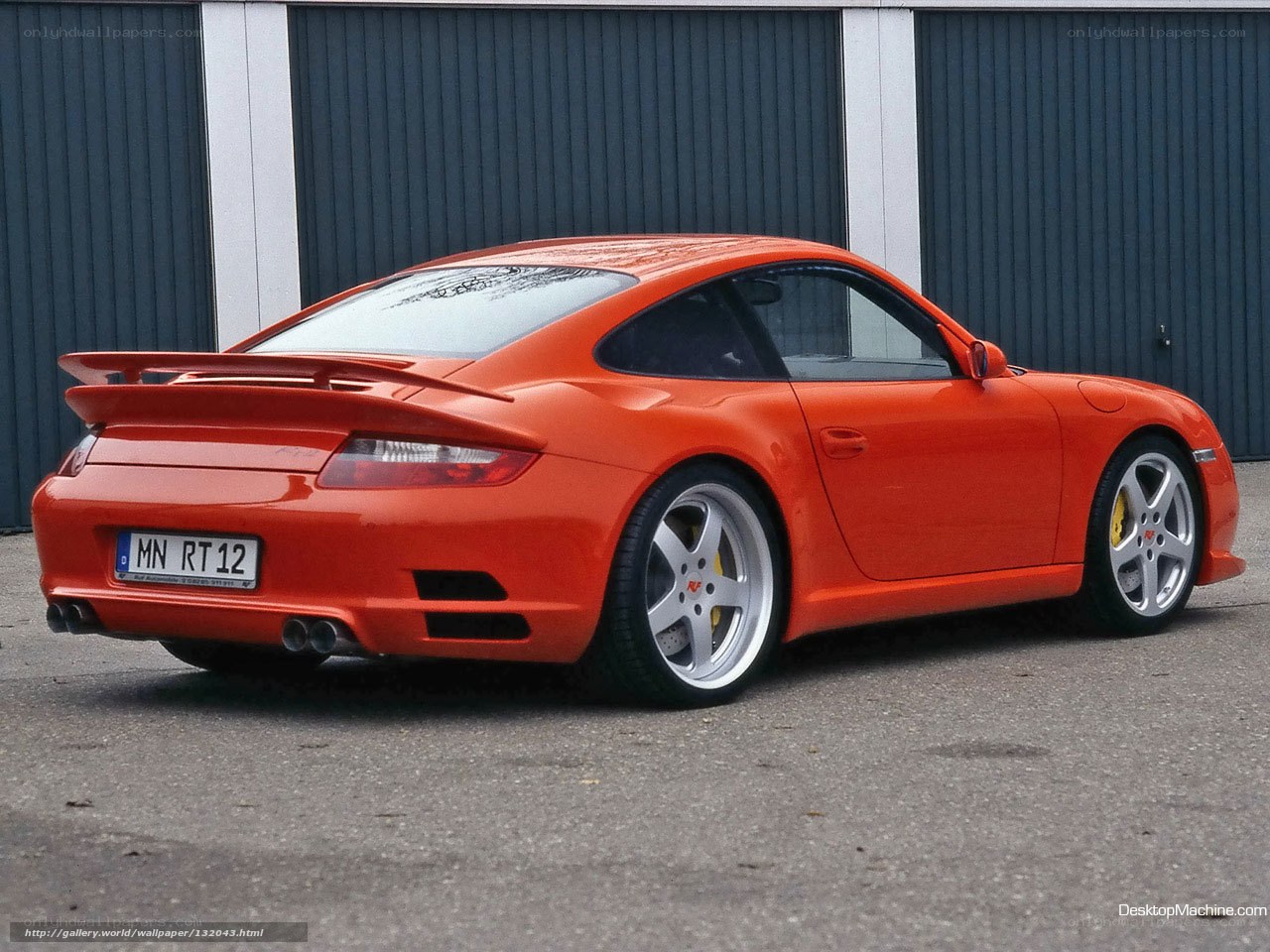 orange porsche 911 gt3