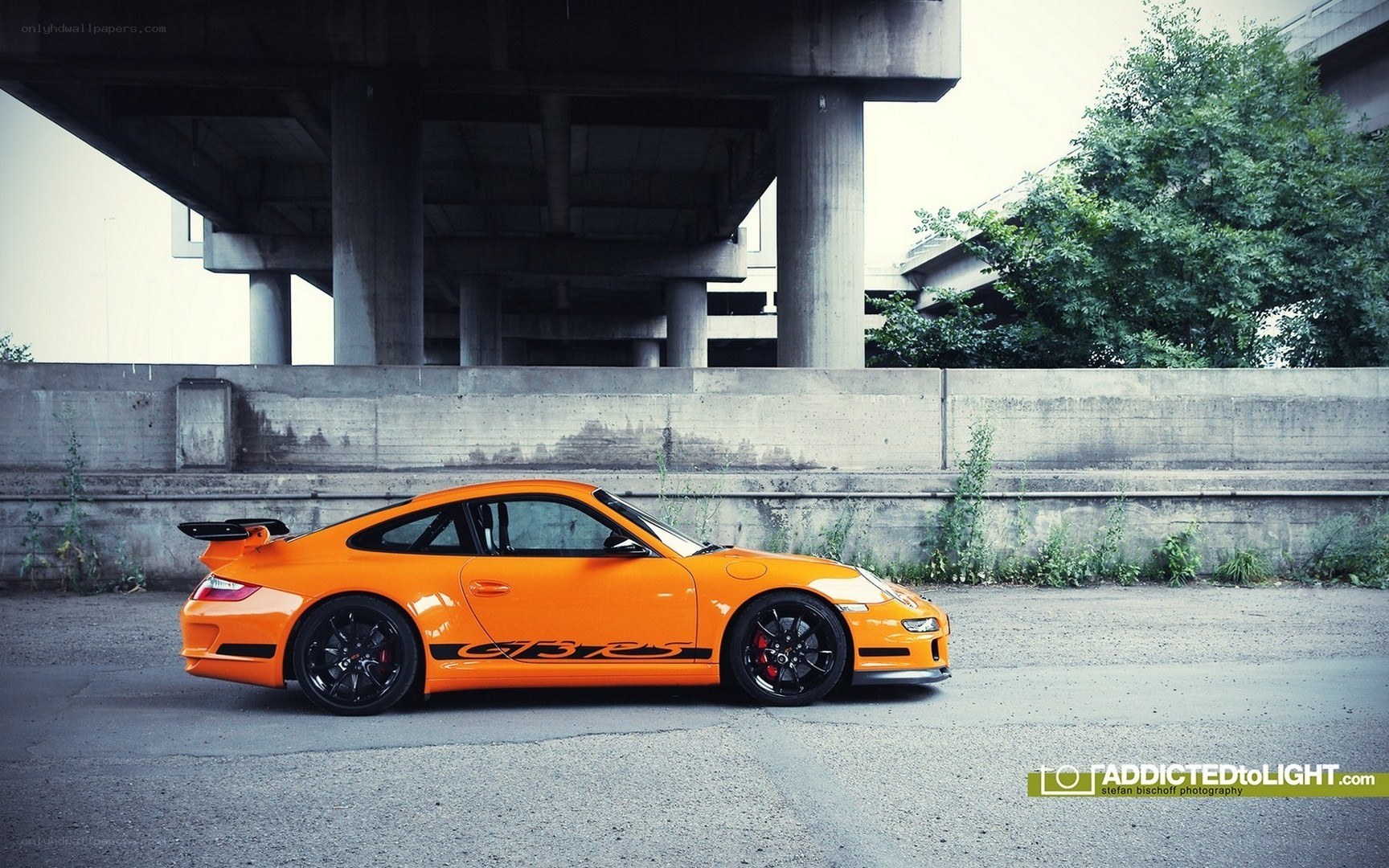 orange porsche gt3 rs