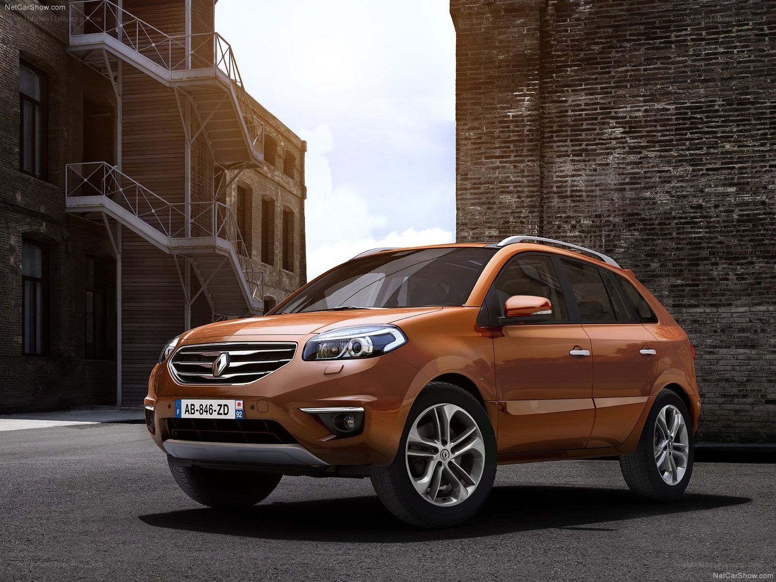 orange renault kadjar suv