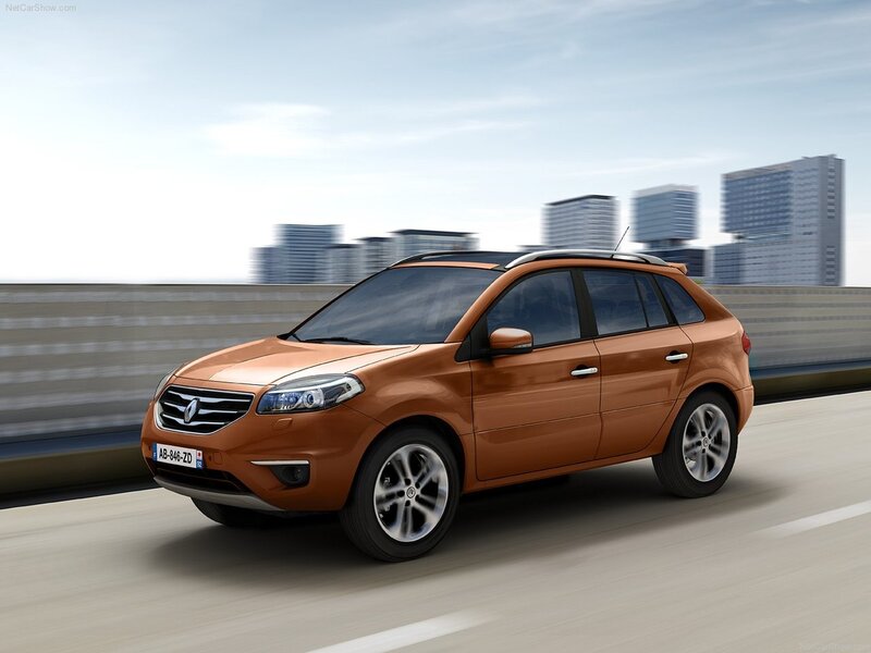 Orange Renault Kaptur — Dynamic