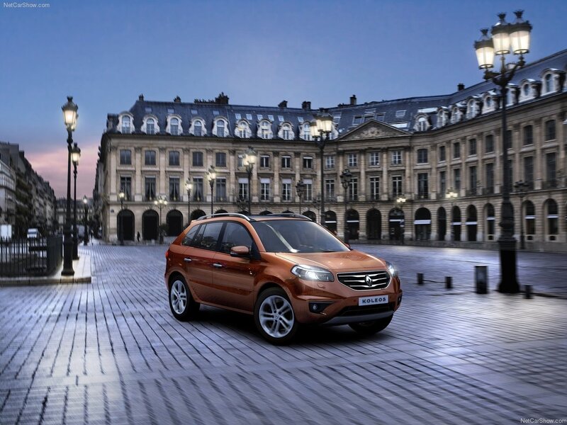 Orange Renault Koleos — Brown