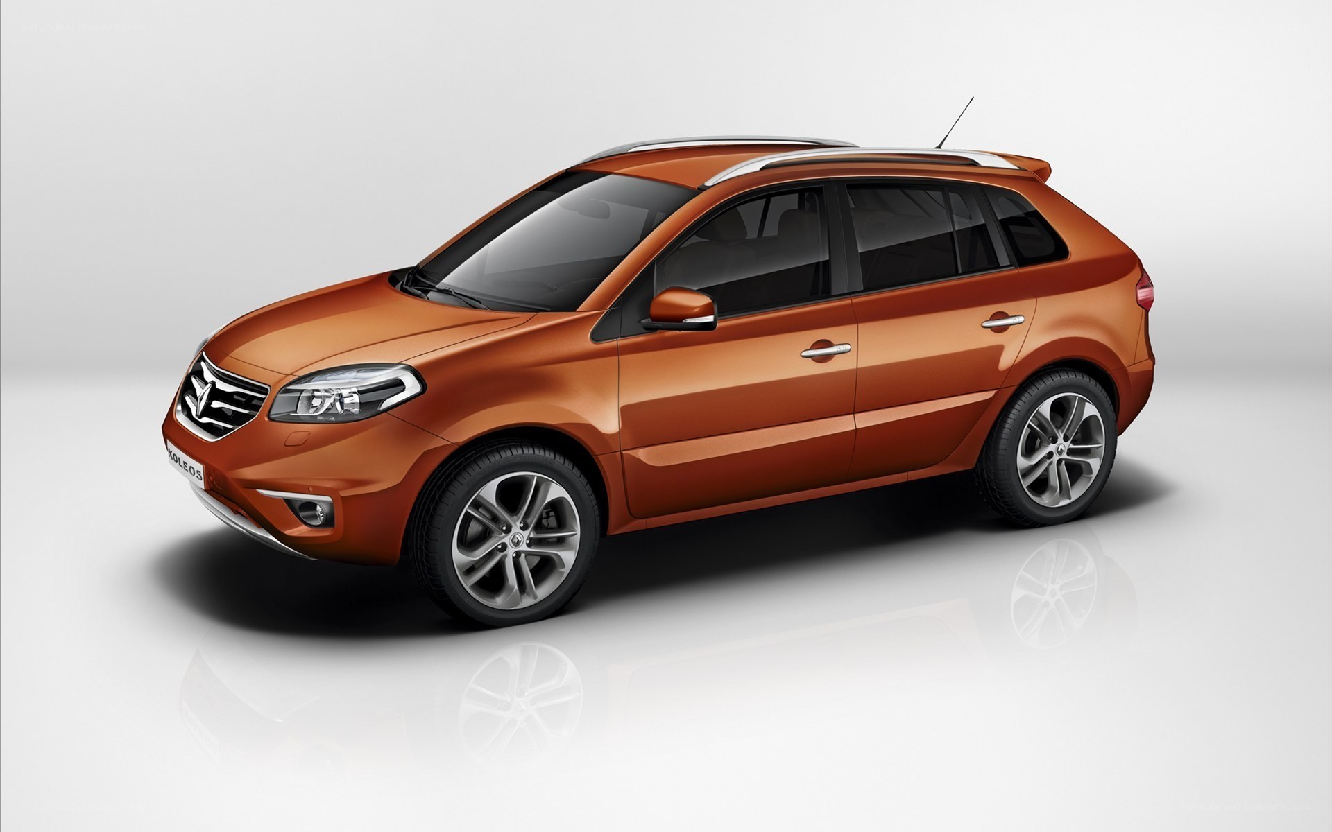 Orange Renault Koleos SUV