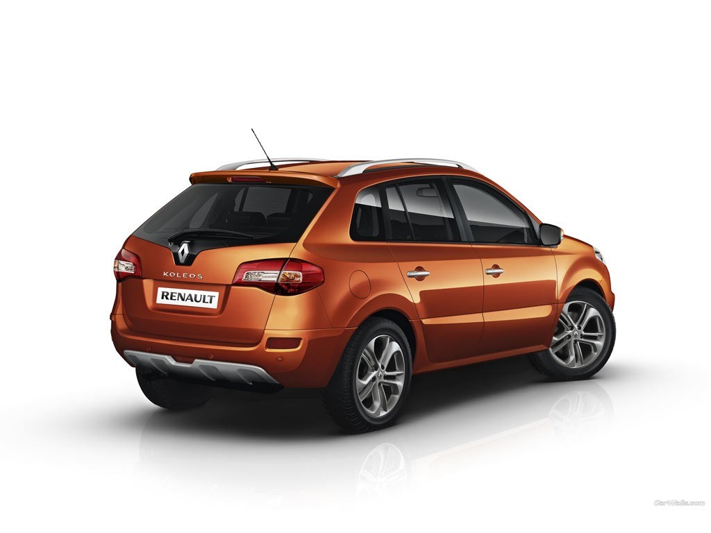 Orange Renault Koleos SUV