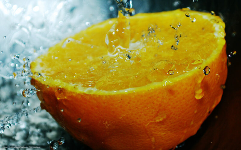 Orange Slice in Water — Dynamic, Photograph, Splashes