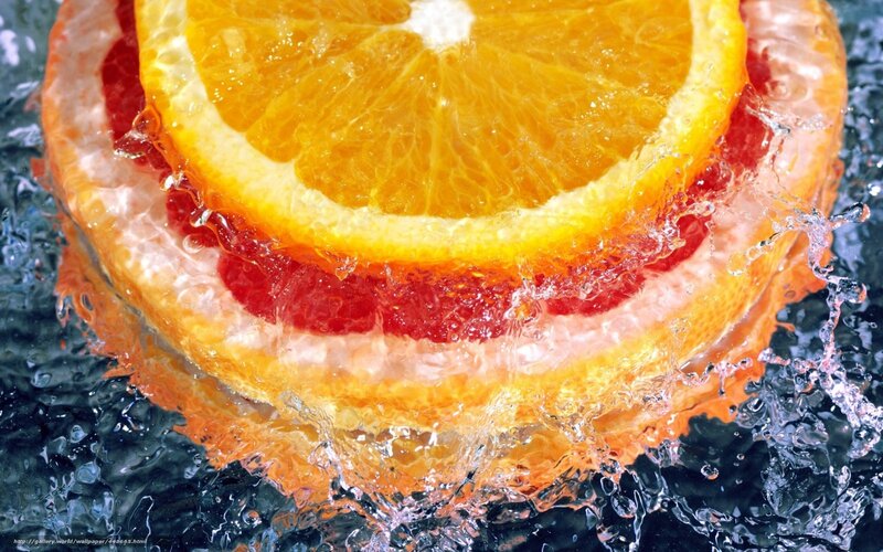 Orange slice in water splash