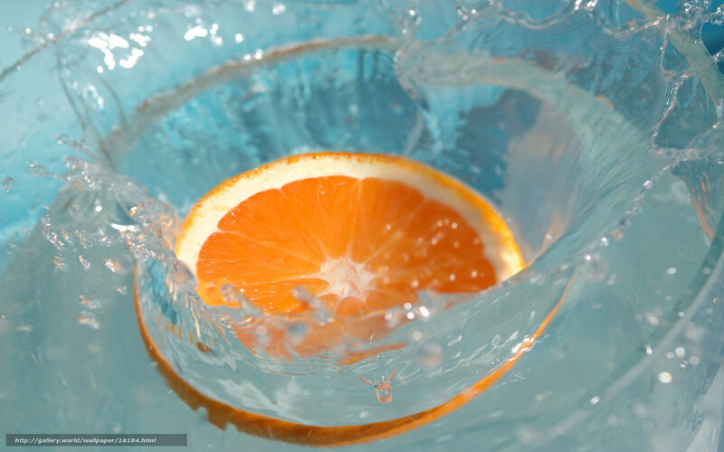 orange slice in water splash
