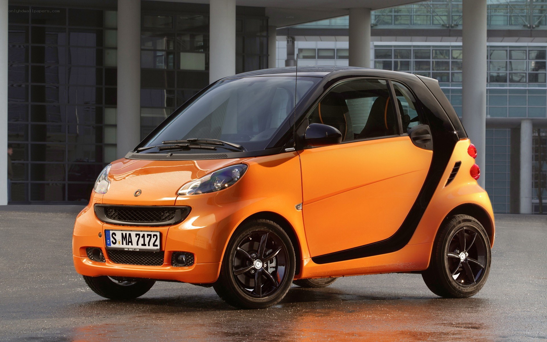 Orange smart fortwo car