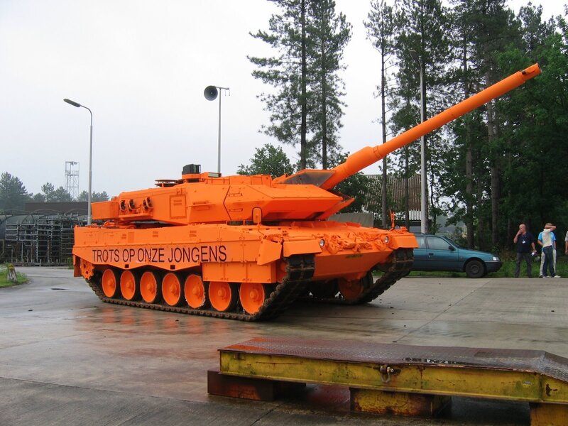 Orange tank display