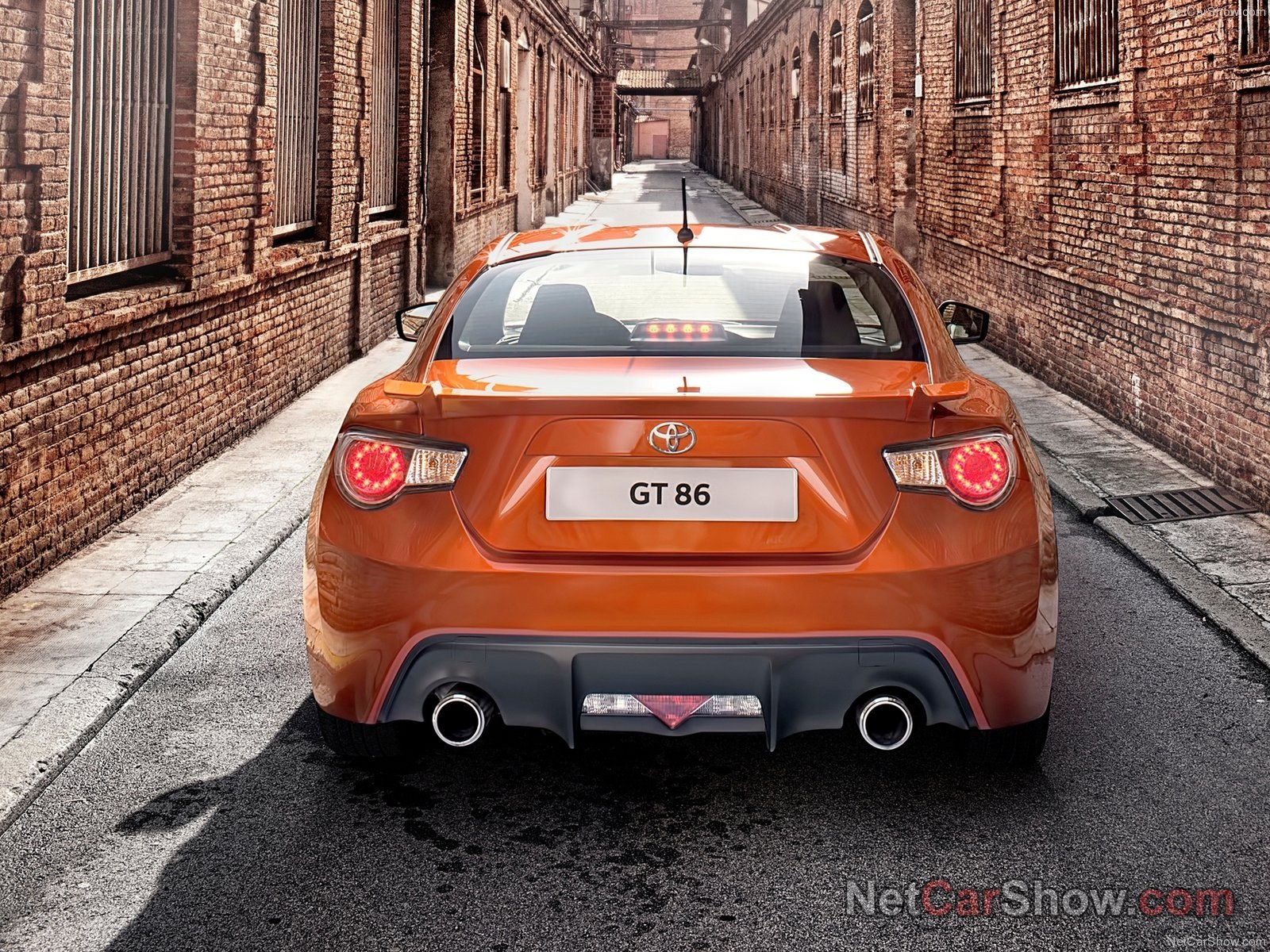 Orange Toyota GT-86 rear view