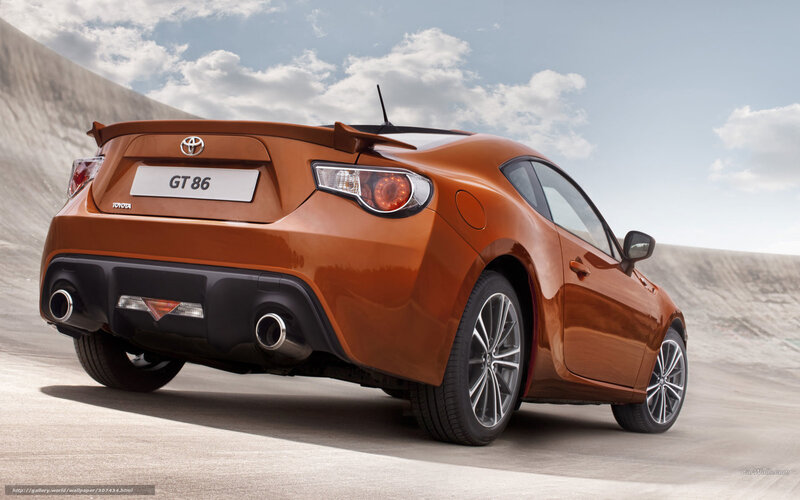 Orange Toyota GT86 — Dynamic
