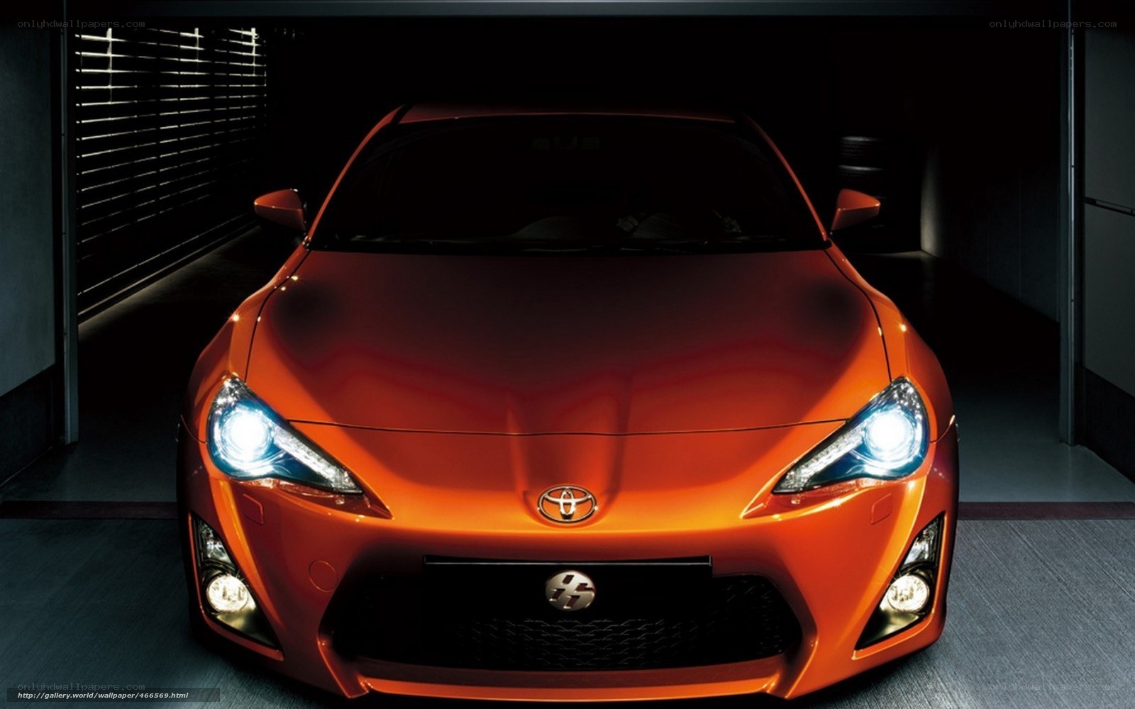 Orange Toyota GT86