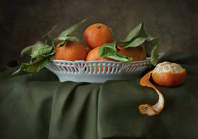 Oranges in a Basket — Orange, Calm