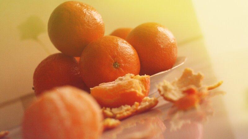 Oranges on a Plate — Orange, Warm