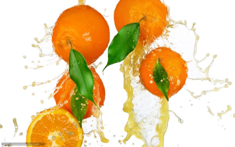 Oranges splashing with juice