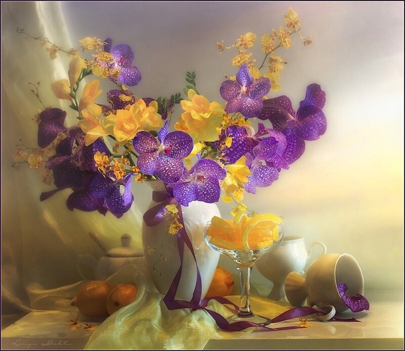 Orchid Bouquet in Vase — Purple