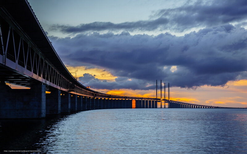 Oresund Bridge at Sunset — Blue