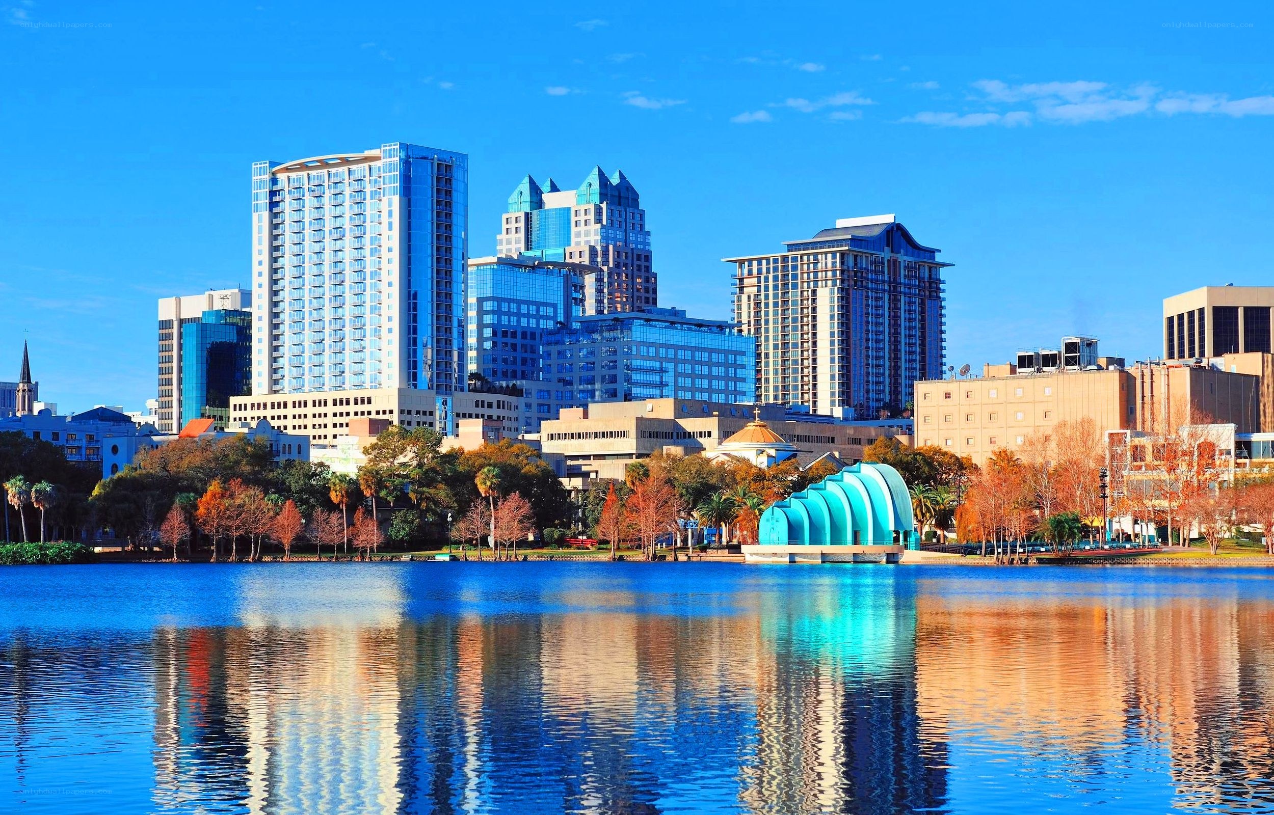 Orlando skyline with lake